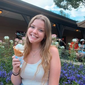 Meet your Posher, Madeline